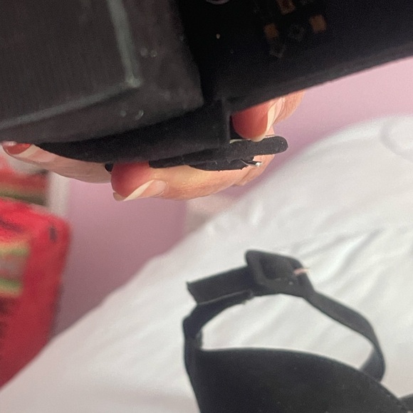 By Claunday Black color Ankle Strap
Block Short Heel Sandals Size 7 1/2 (7.5) - Picture 4 of 5